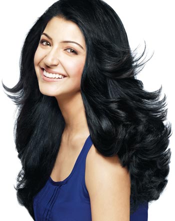 Anushka Sharma forward to haircare tips